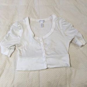 NWOT Ambiance Apparel fitted buttonup belly shirt